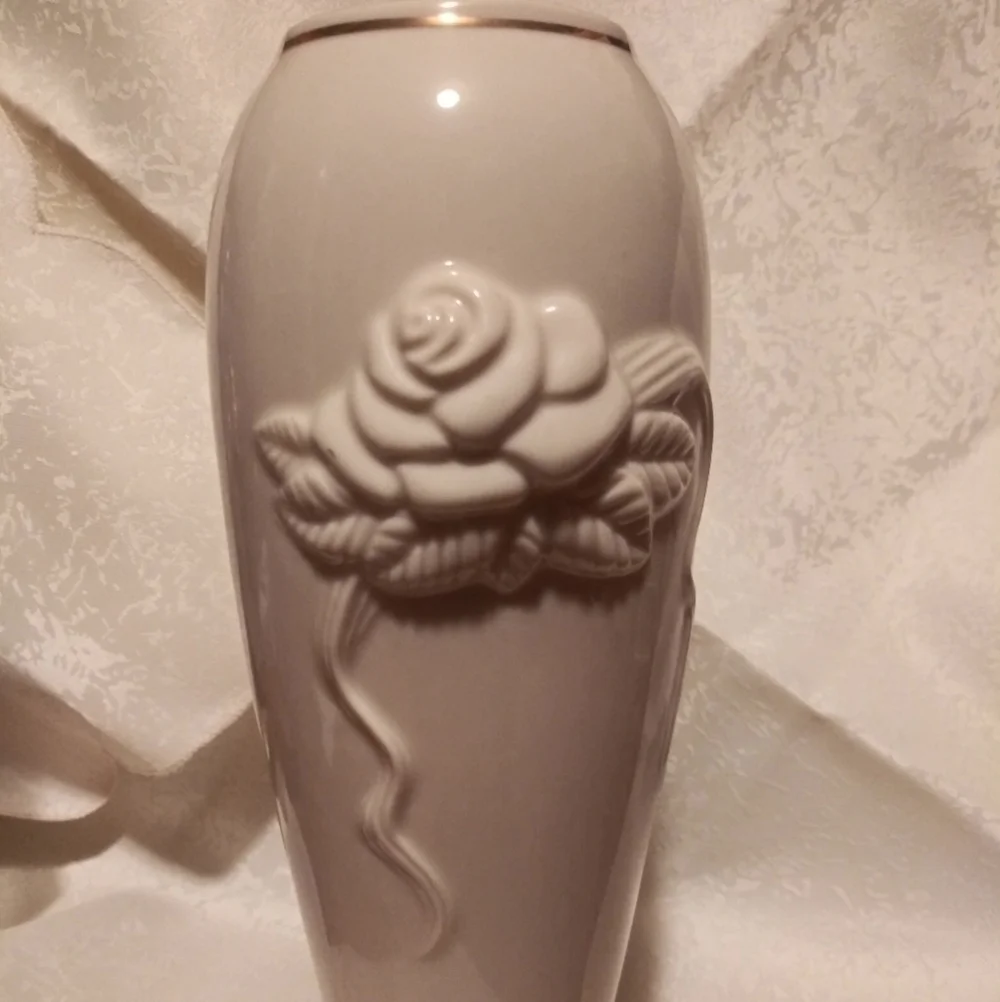 NWOT Lenox Bud Vase